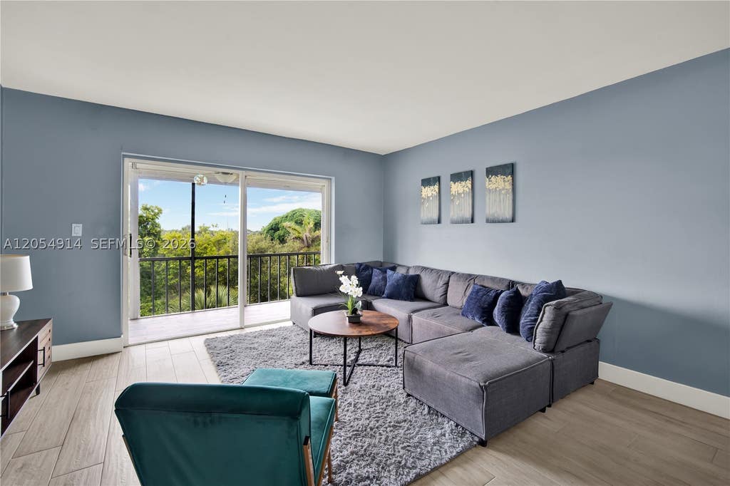 Photo of 950 Hillcrest Dr #414, Hollywood, FL 33021 (MLS # A12054914)
