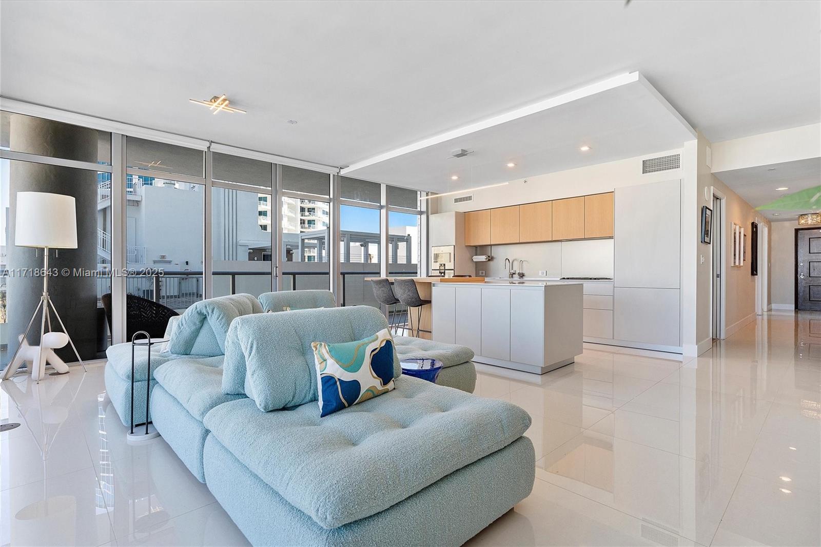 THE CARIBBEAN CONDO - Residential
