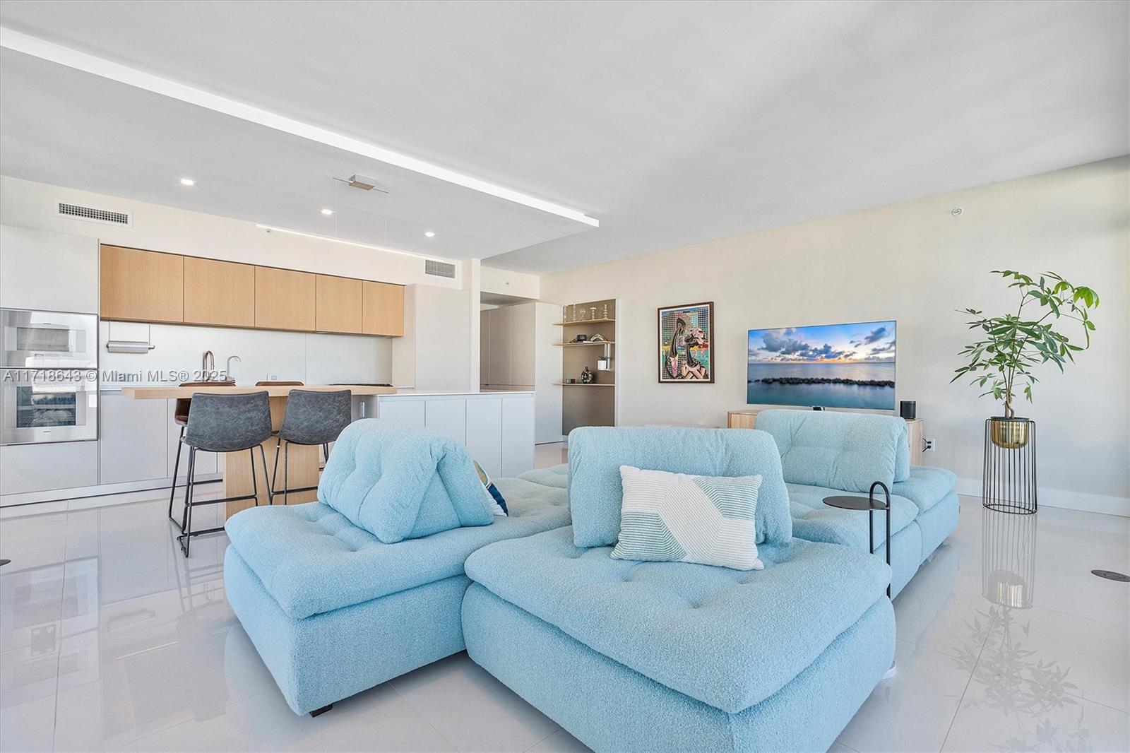 THE CARIBBEAN CONDO - Residential