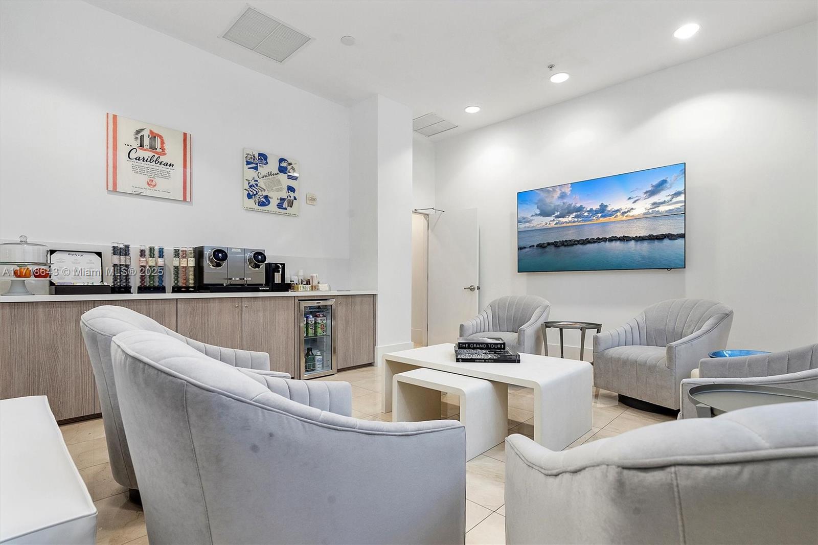 THE CARIBBEAN CONDO - Residential