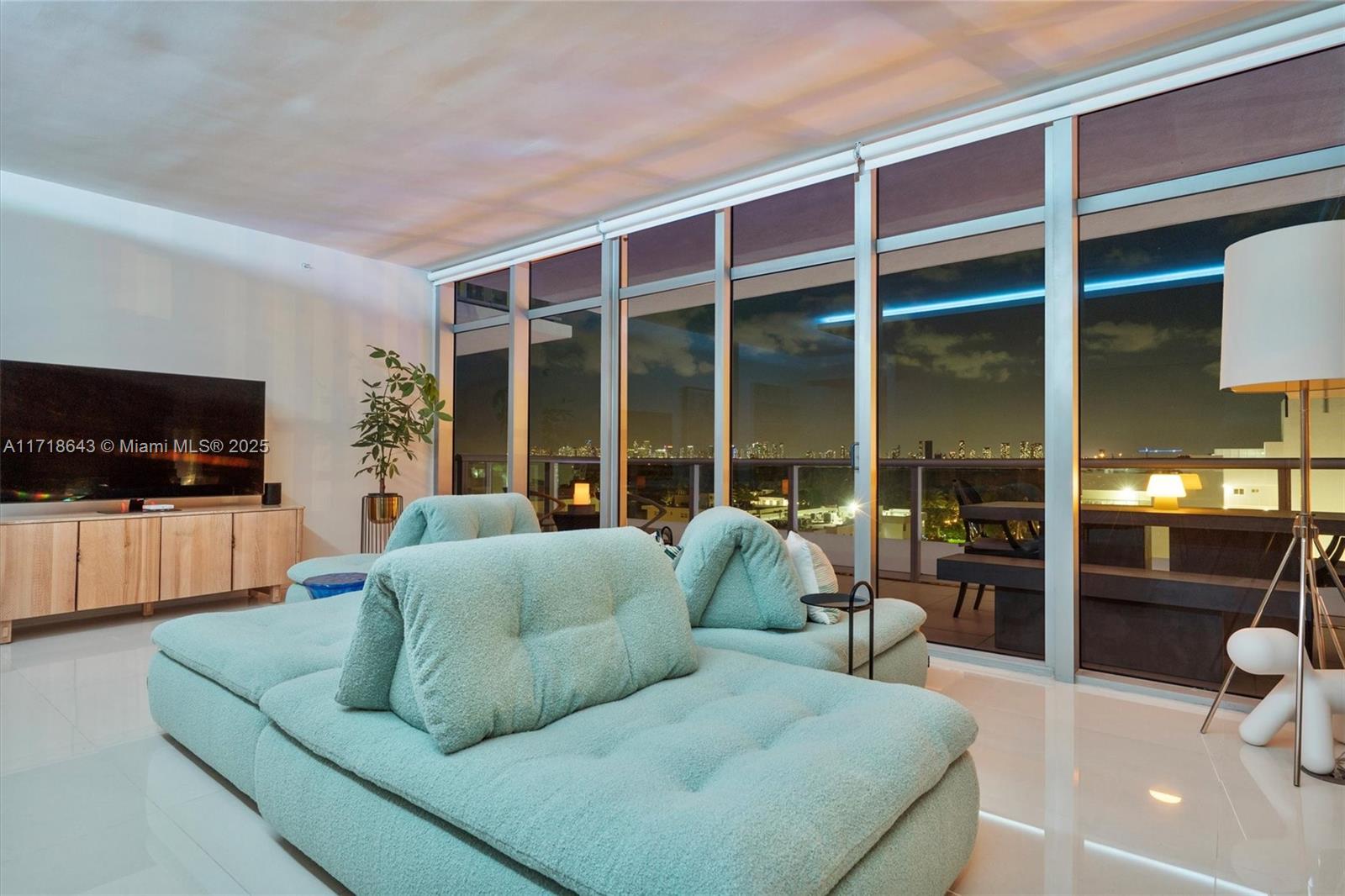 THE CARIBBEAN CONDO - Residential