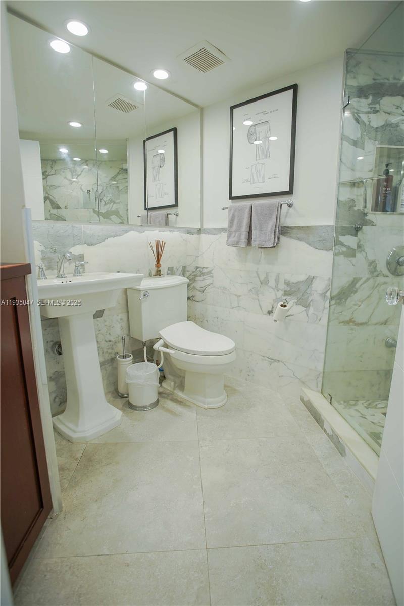 LA RIVE GAUCHE CONDO - Residential