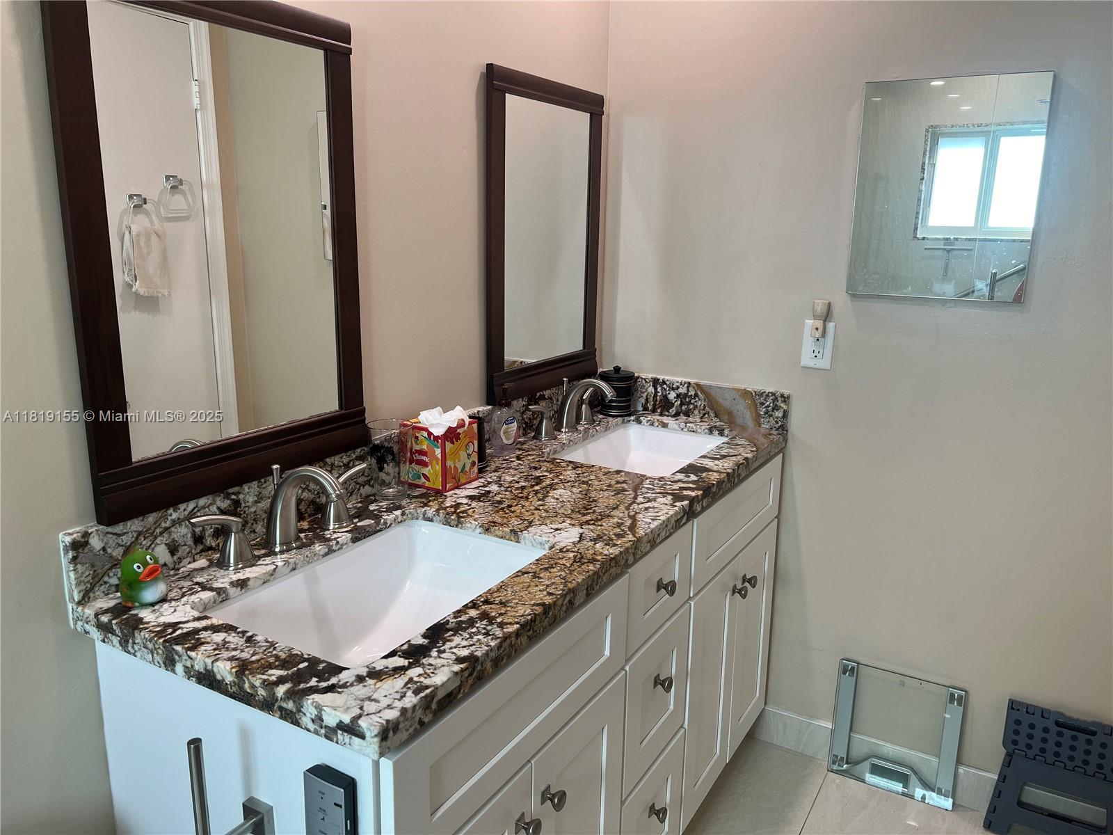 LAUDERDALE WEST 3 SEC - Residential