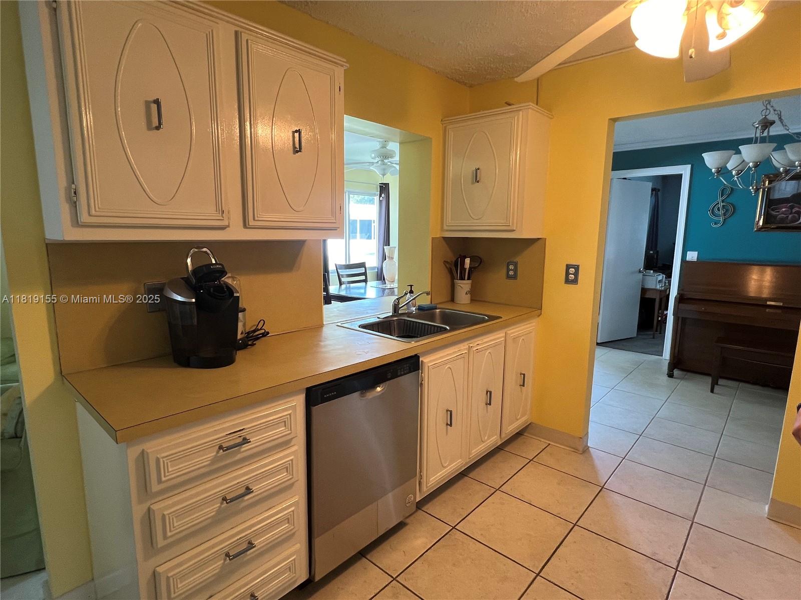 LAUDERDALE WEST 3 SEC - Residential