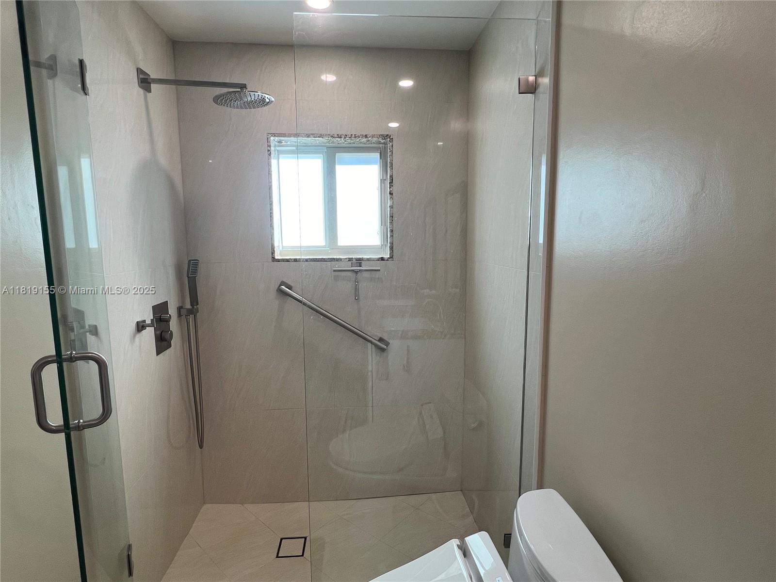 LAUDERDALE WEST 3 SEC - Residential