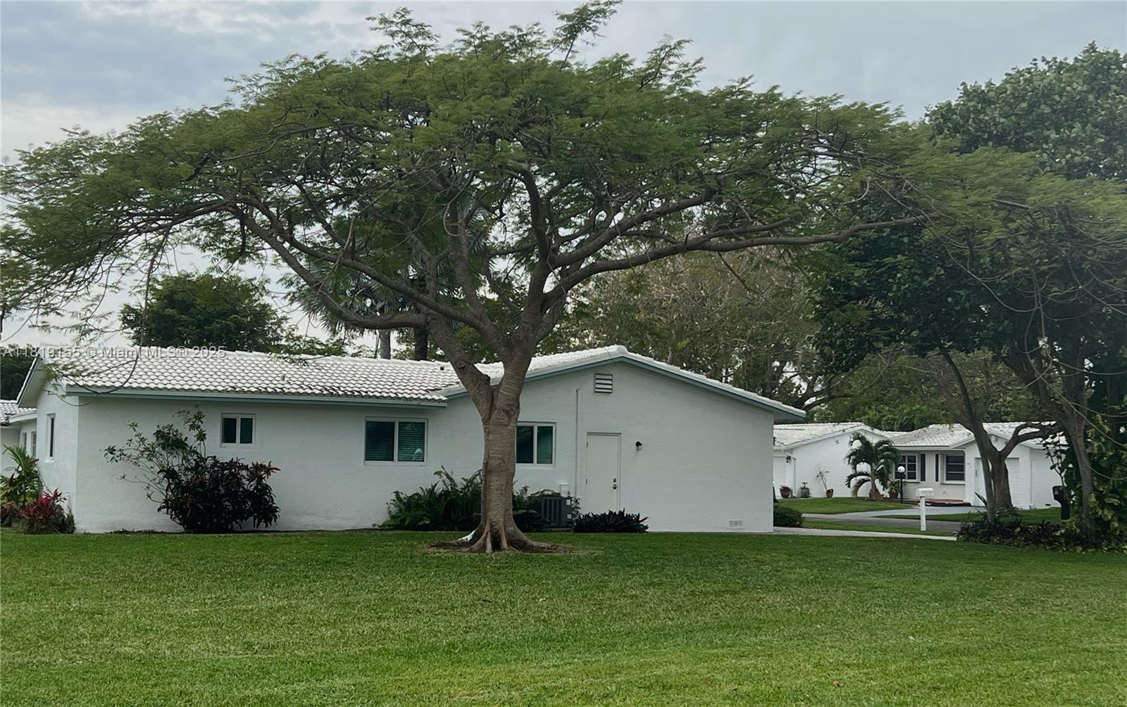 LAUDERDALE WEST 3 SEC - Residential