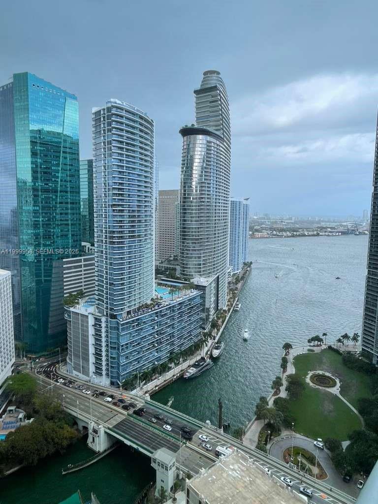 VICEROY BRICKELL - Residential Lease