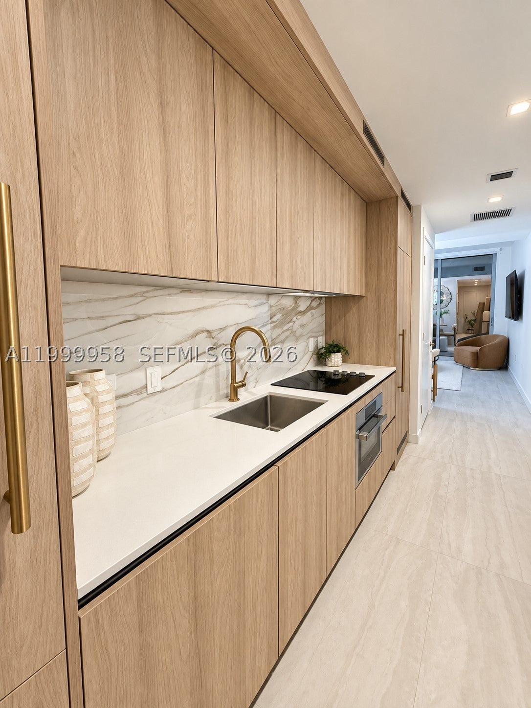 77 SE 5TH STREET 2905