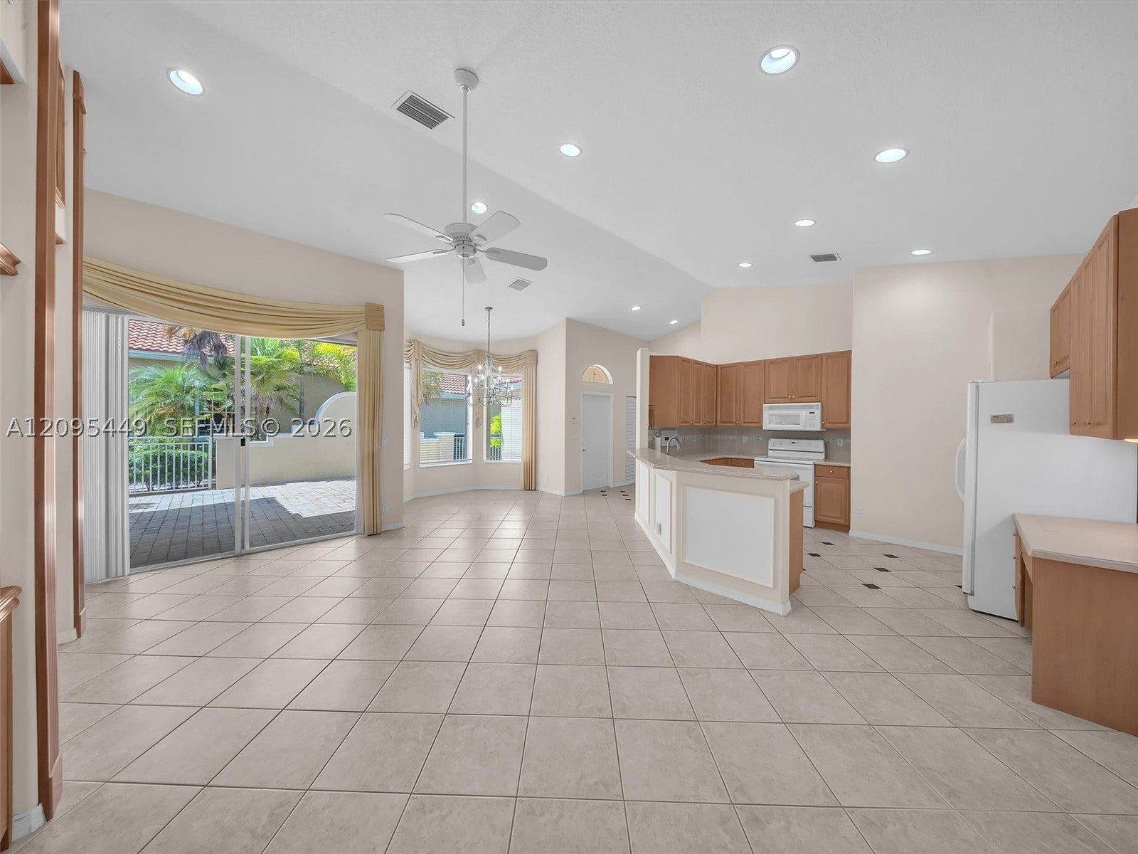 2418 Sandy Cay