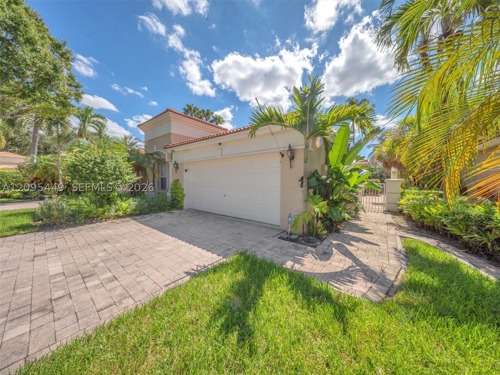 2418 Sandy Cay