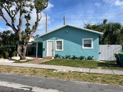 Photo of 214 SW 2nd Ter, Dania Beach, FL 33004 (MLS # A12038163)