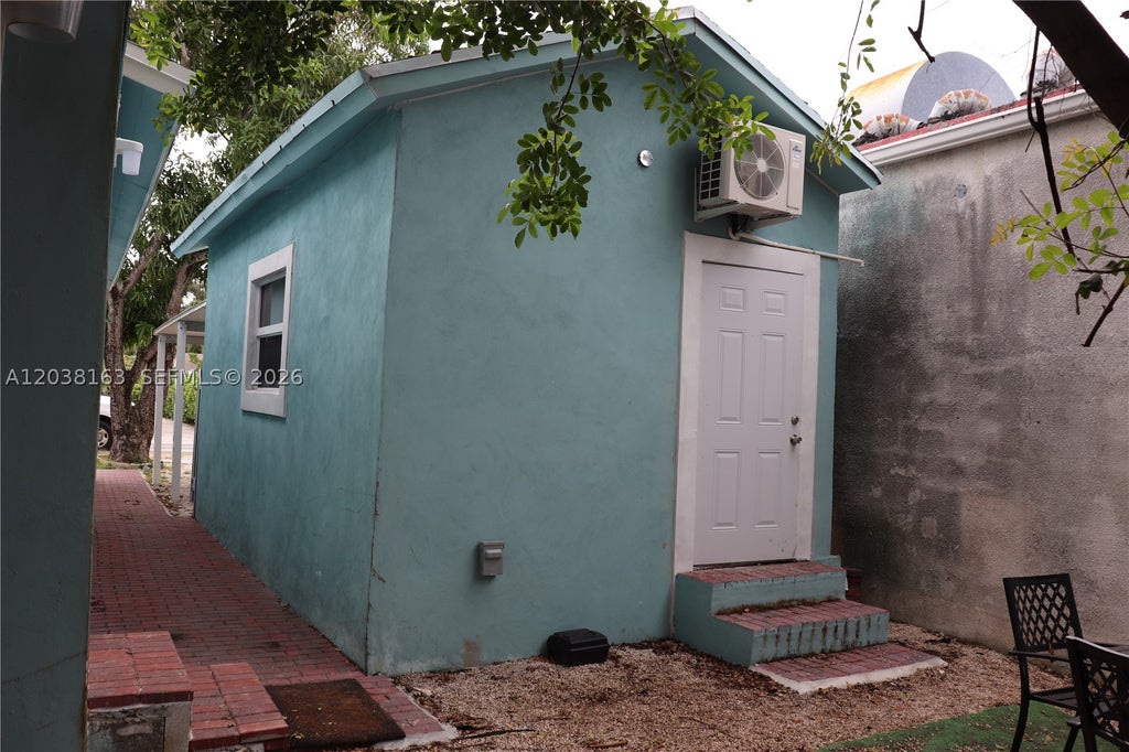 Photo of 214 SW 2nd Ter, Dania Beach, FL 33004 (MLS # A12038163)