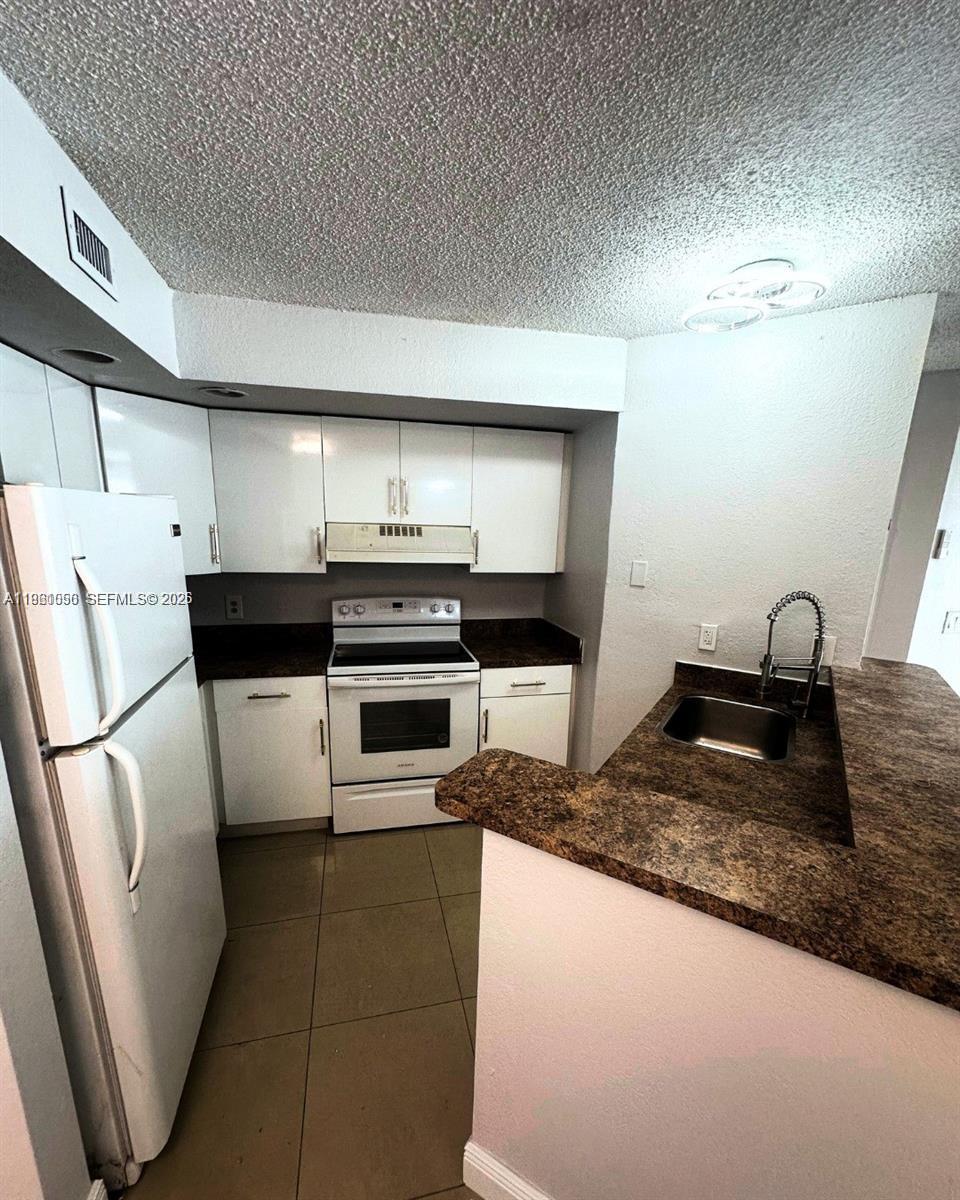 ISLES AT LAGO MAR CONDO - Residential