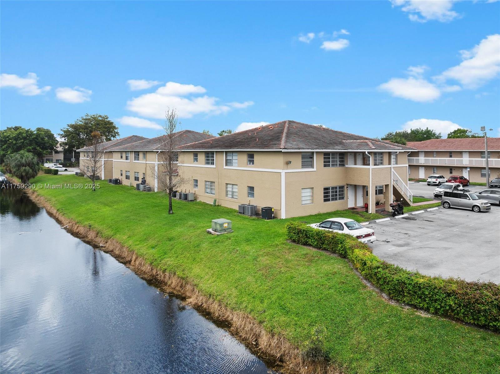 LAKEWOOD VILLAGE - Residential