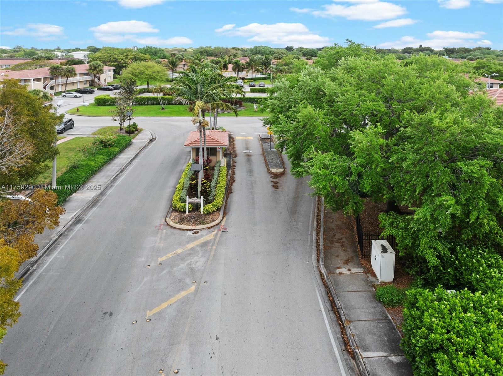 LAKEWOOD VILLAGE - Residential