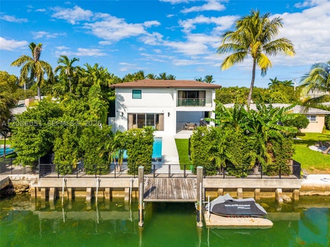 Photo of 710 S Shore Dr, Miami Beach, FL 33141 (MLS # A12086051)