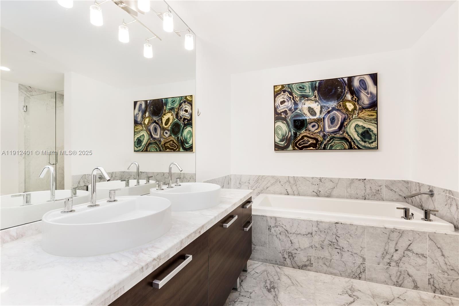 VIZCAYNE NORTH CONDO - Residential