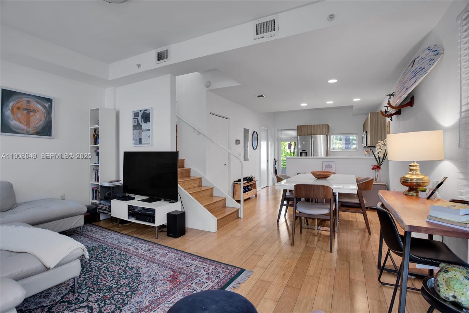 D GEMS CONDO - Residential