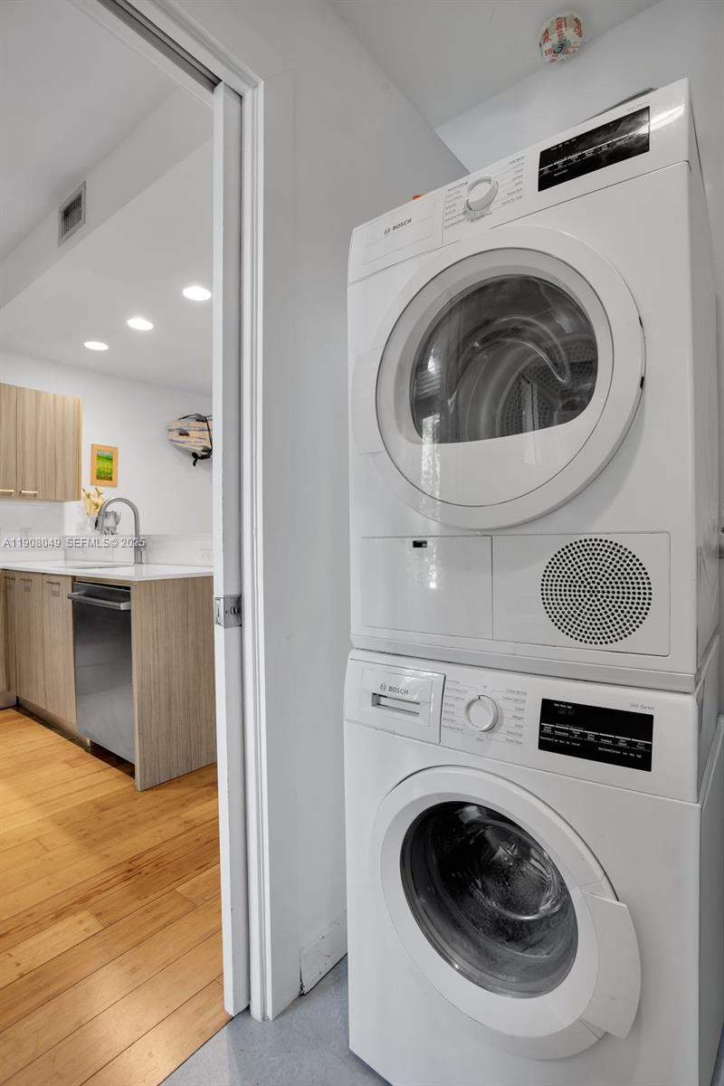 D GEMS CONDO - Residential