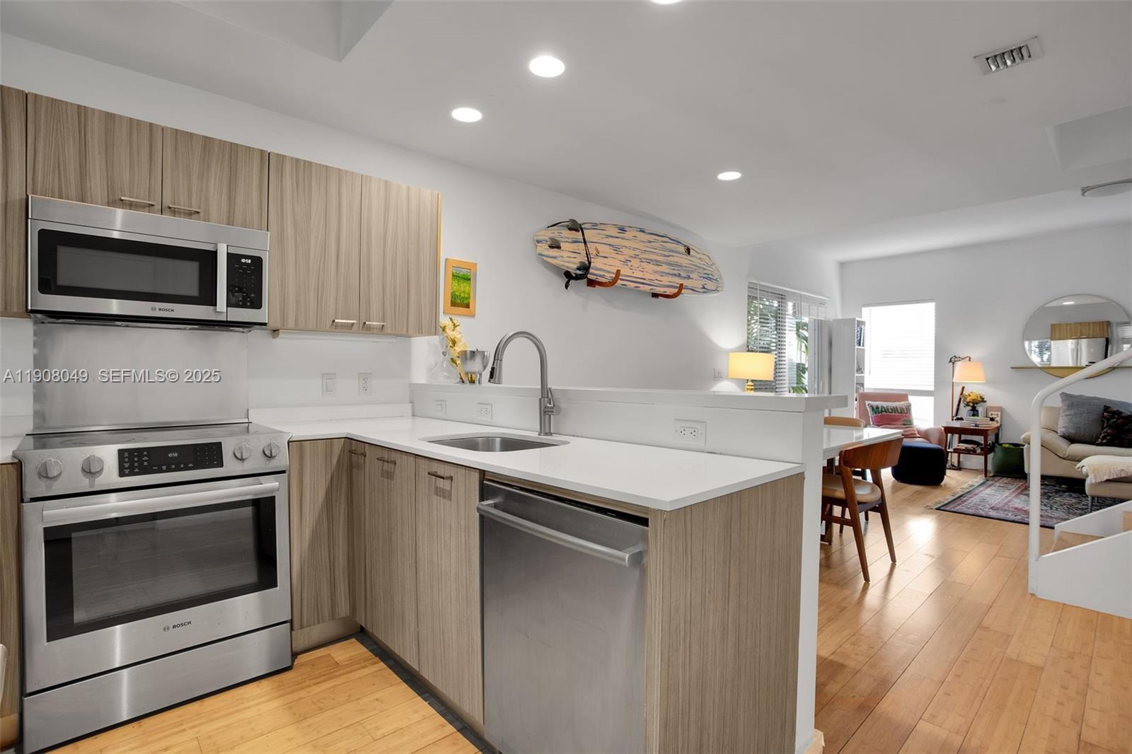 D GEMS CONDO - Residential