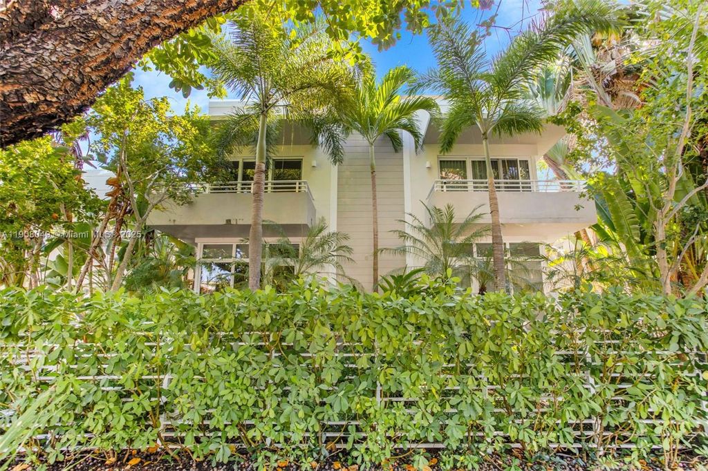 Photo of 619 Meridian Ave #3, Miami Beach, FL 33139 (MLS # A11908049)