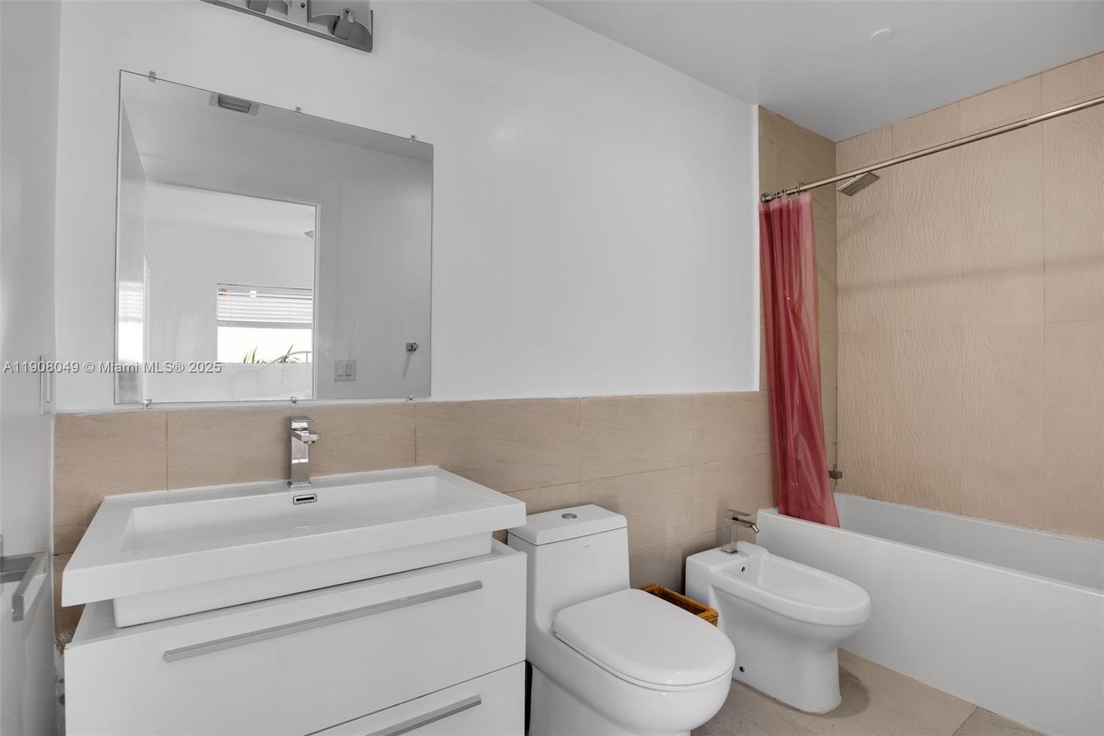 D GEMS CONDO - Residential