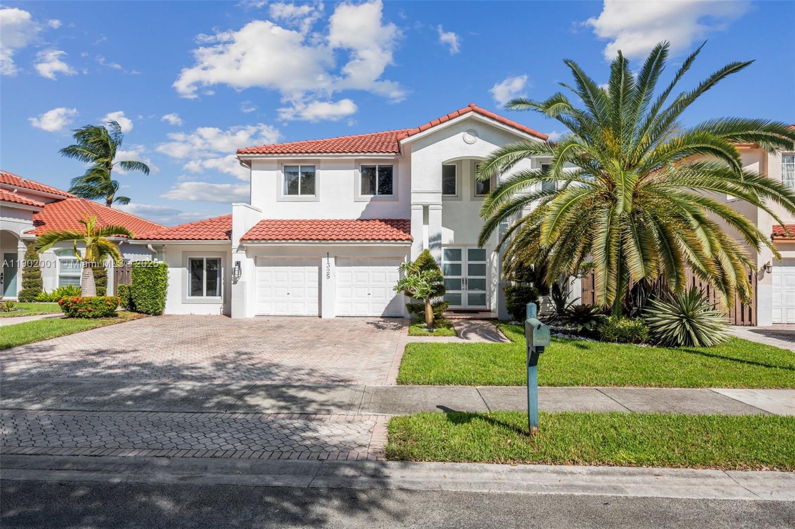 11325 NW 66th St, Doral, FL, 33178/$2,250,000 1 11325 NW 66th St