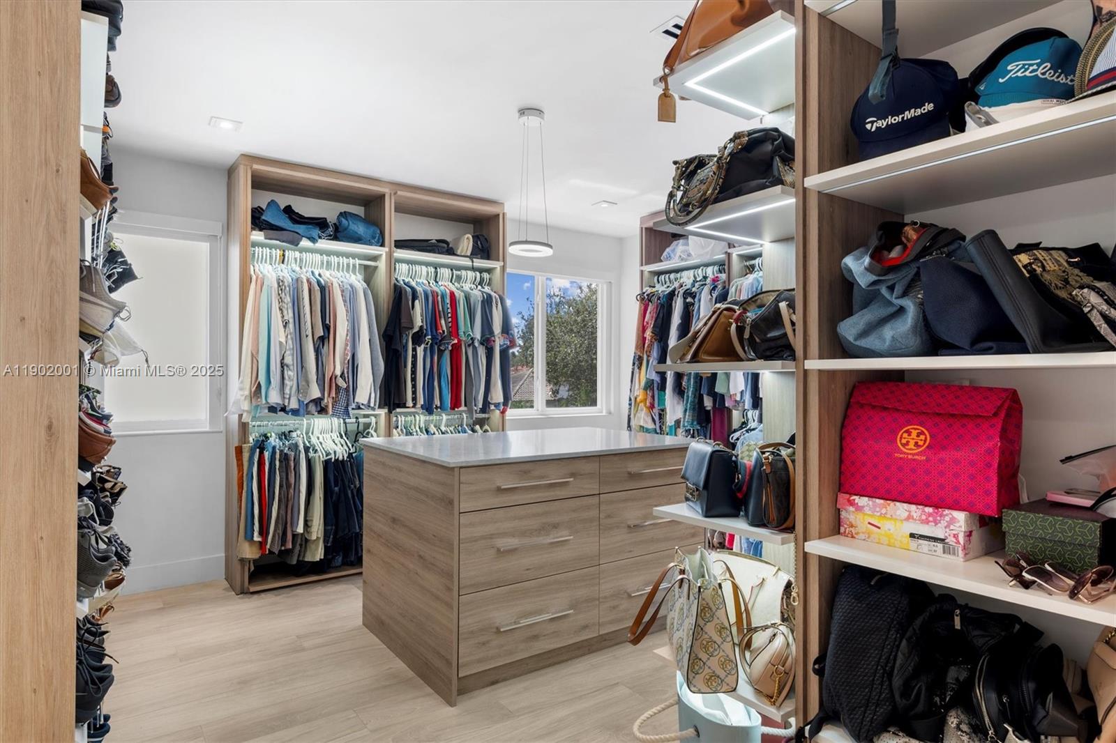 DORAL ISLES RIVIERA AMEND - Residential