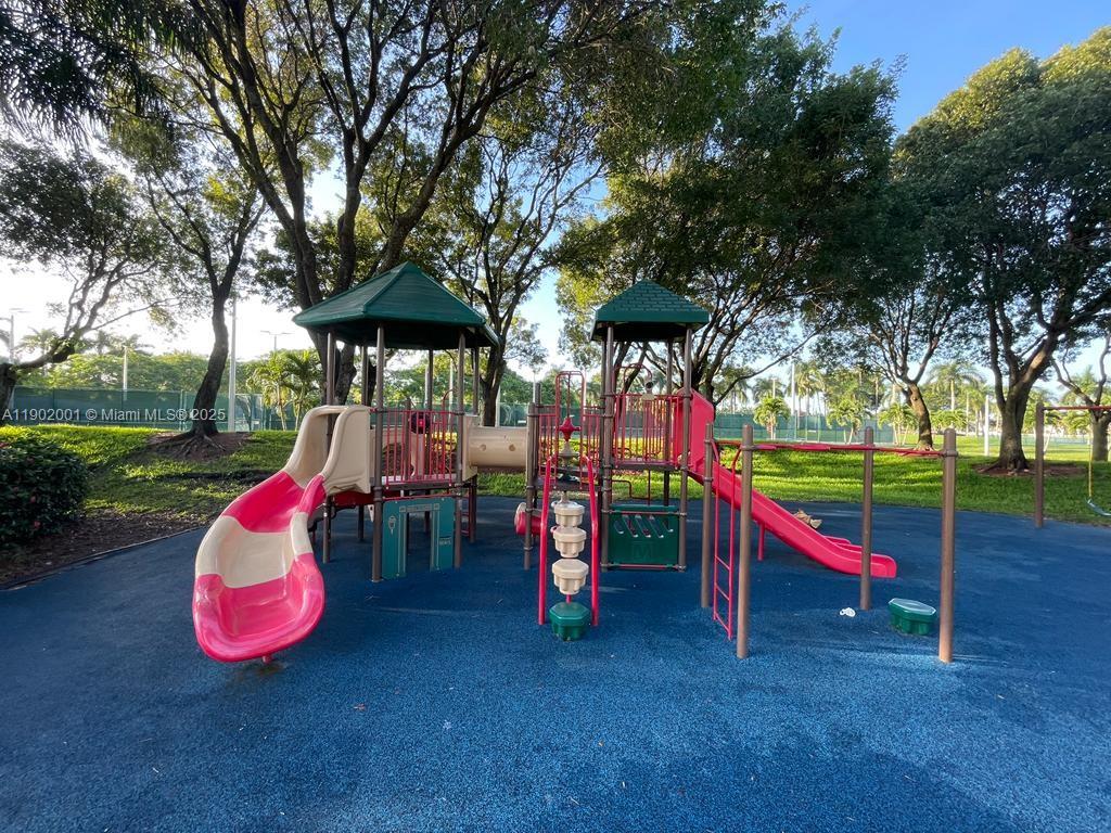 DORAL ISLES RIVIERA AMEND - Residential