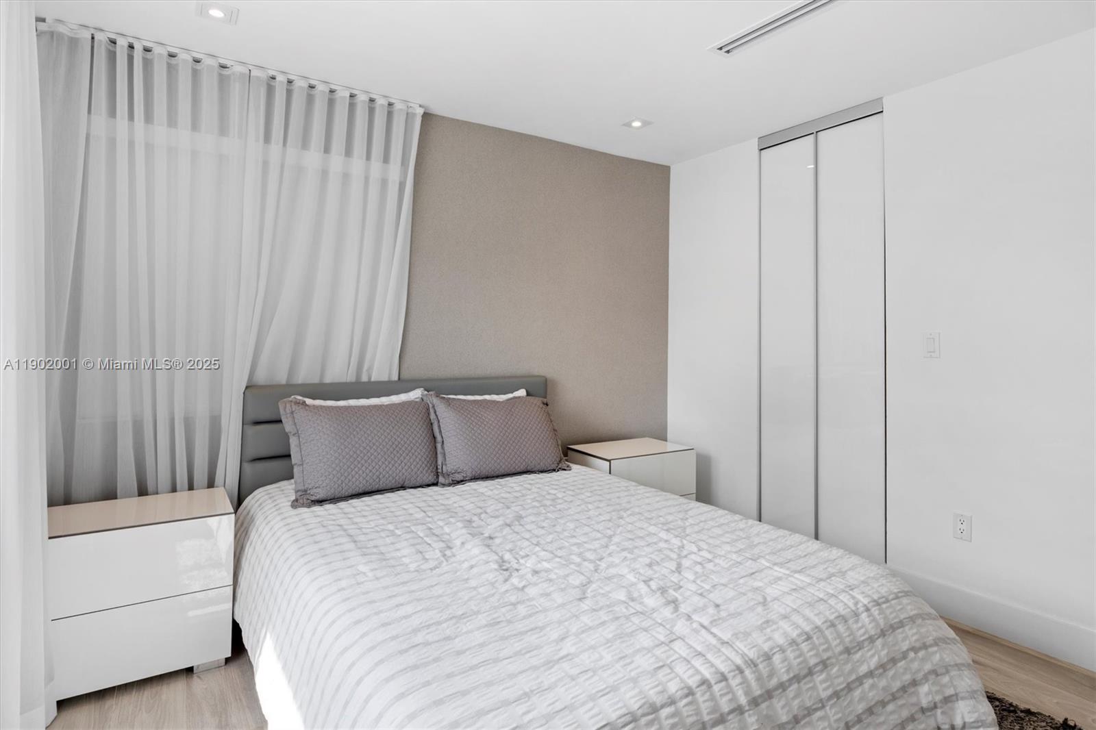 DORAL ISLES RIVIERA AMEND - Residential