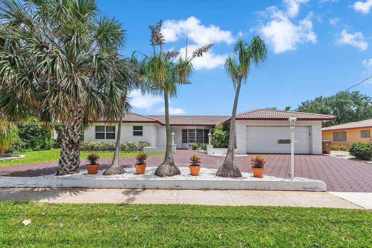 CRYSTAL LAKE 3RD SECTION - Residential Lease