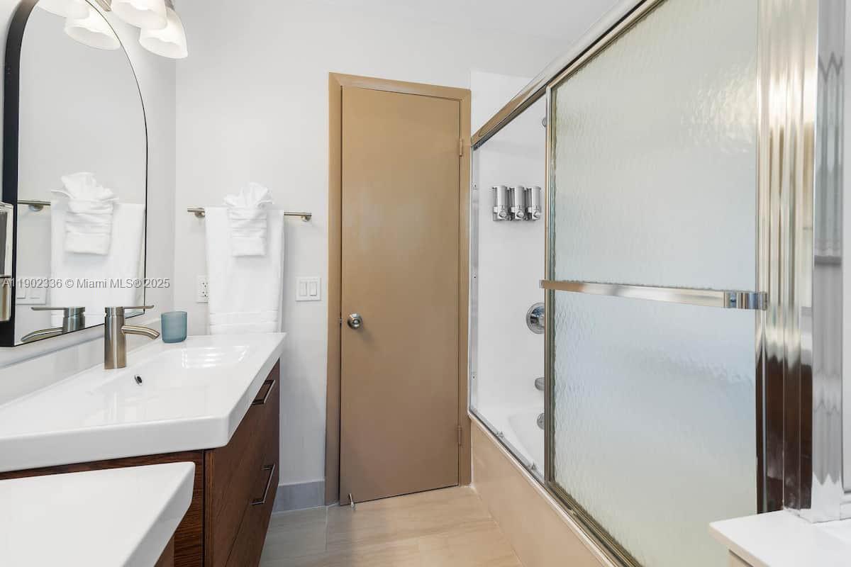 CRYSTAL LAKE 3RD SECTION - Residential Lease