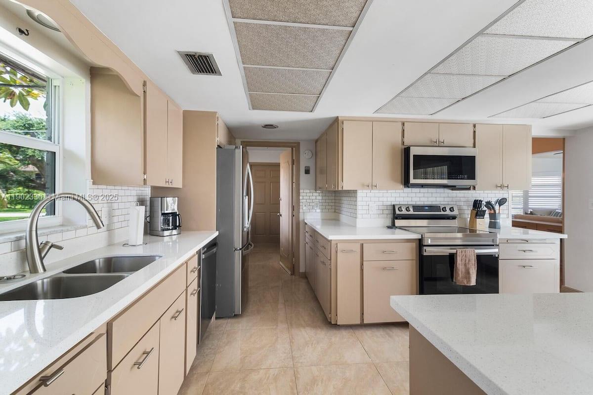 CRYSTAL LAKE 3RD SECTION - Residential Lease