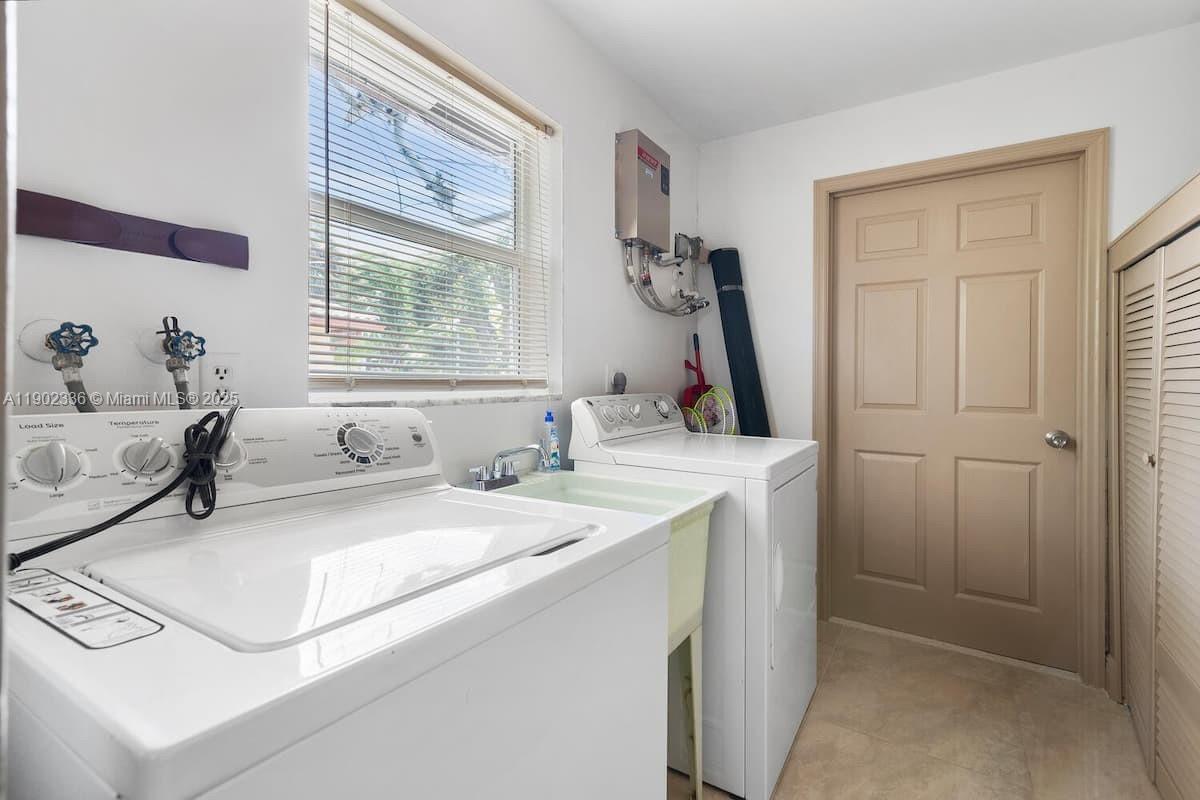 CRYSTAL LAKE 3RD SECTION - Residential Lease