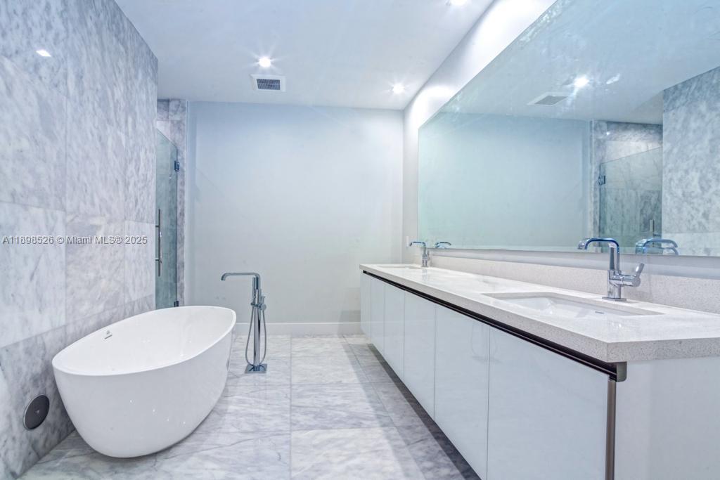 BILTMORE PARC CONDO - Residential Lease