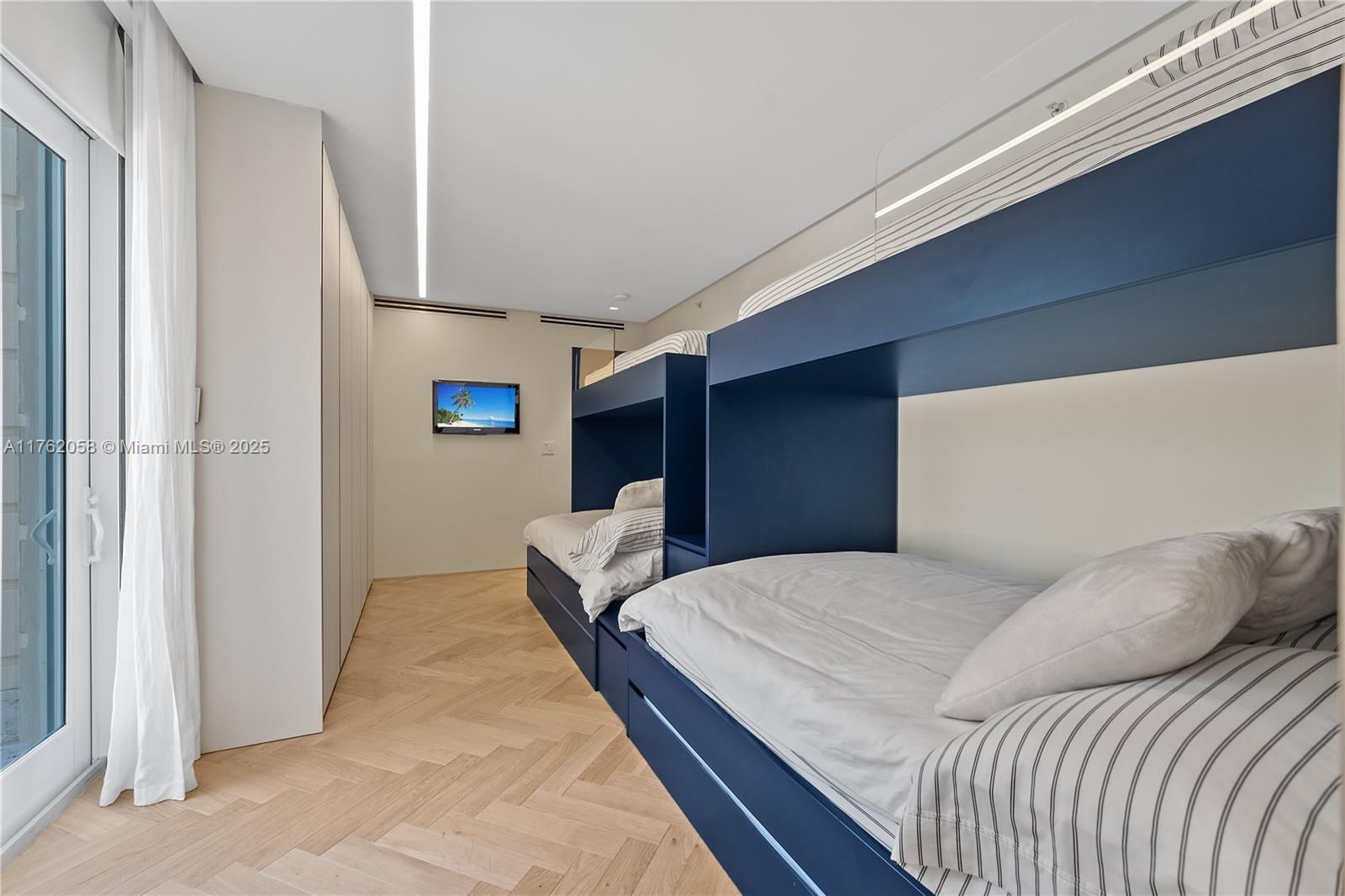 OCEANSIDE FISHER ISL COND - Residential