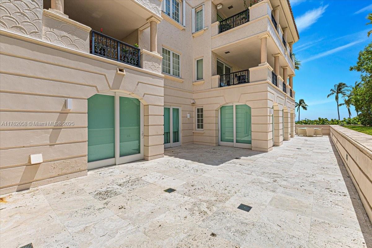 OCEANSIDE FISHER ISL COND - Residential