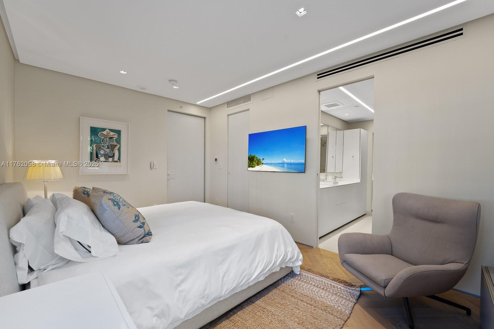 OCEANSIDE FISHER ISL COND - Residential