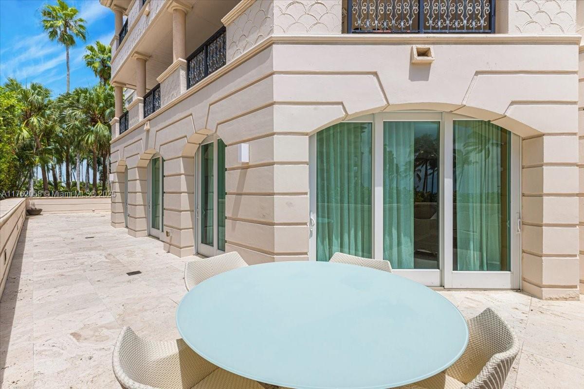 OCEANSIDE FISHER ISL COND - Residential