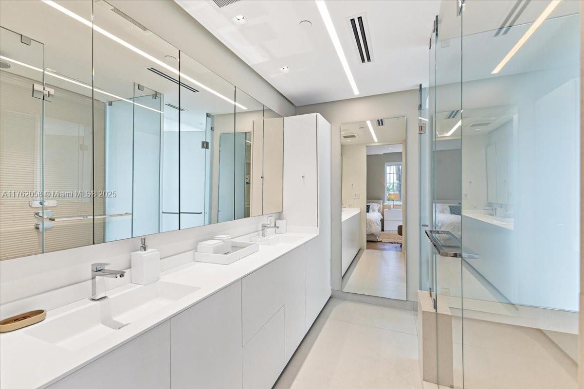 OCEANSIDE FISHER ISL COND - Residential