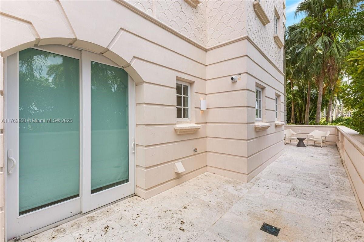 OCEANSIDE FISHER ISL COND - Residential