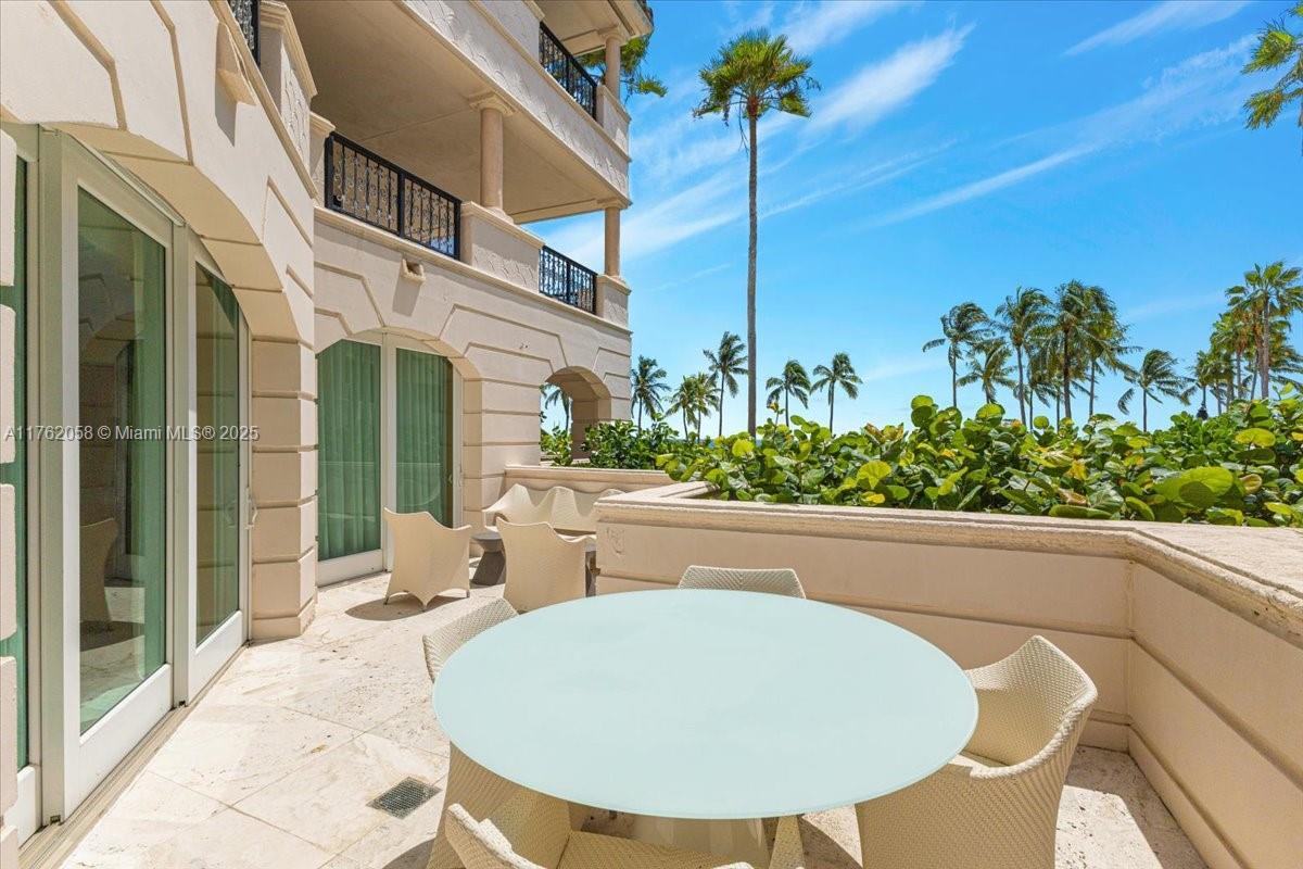 OCEANSIDE FISHER ISL COND - Residential