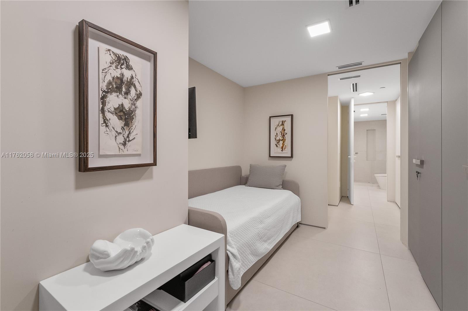 OCEANSIDE FISHER ISL COND - Residential