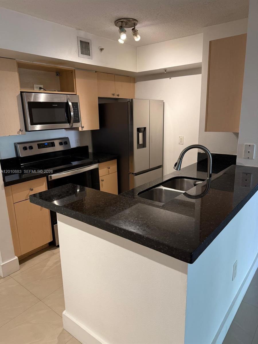 AVENTINE AT MIRAMAR CONDO - Residential Lease