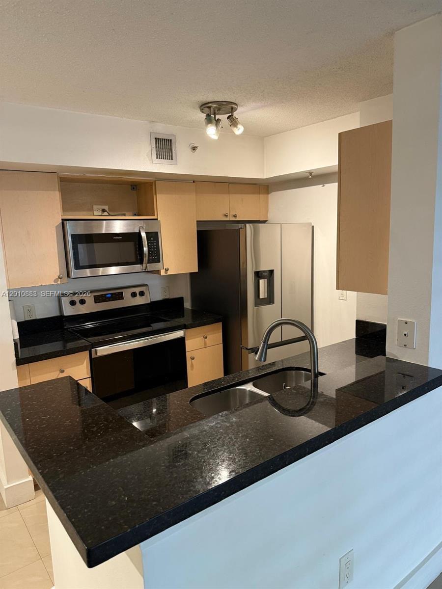 AVENTINE AT MIRAMAR CONDO - Residential Lease