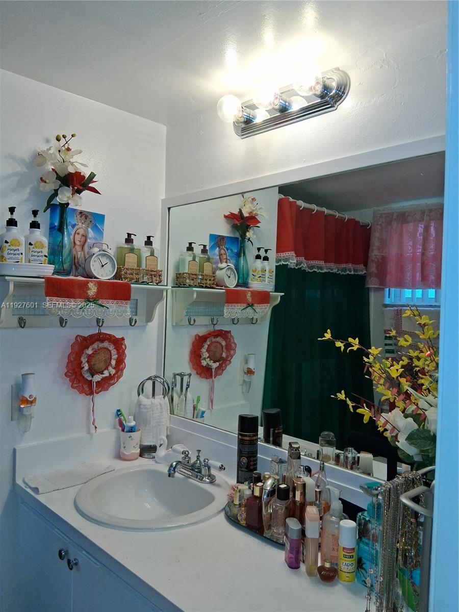 SUNRISE LAKES 68 CONDO - Residential