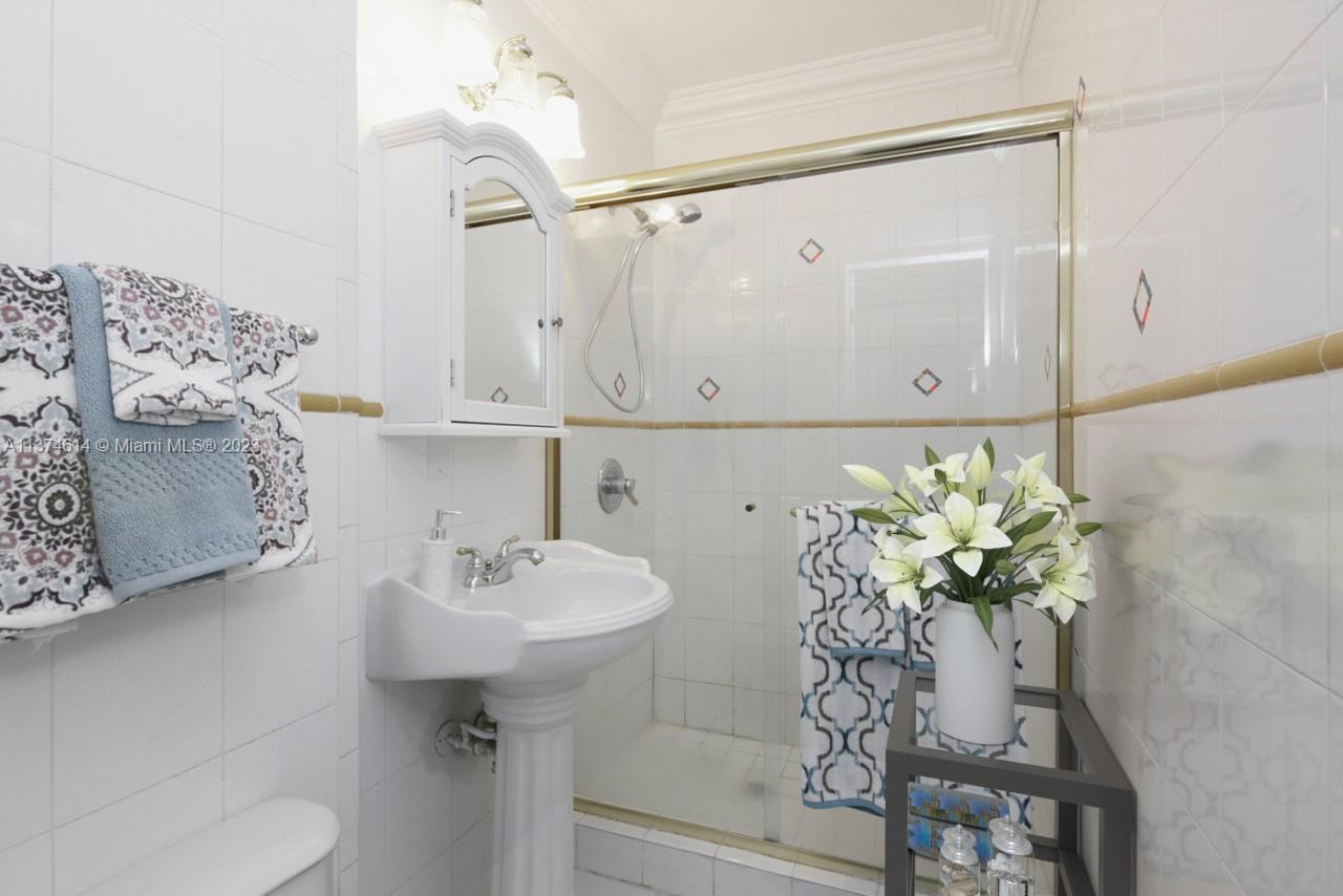 HELMS COUNTRY ESTATES ADD - Residential Lease