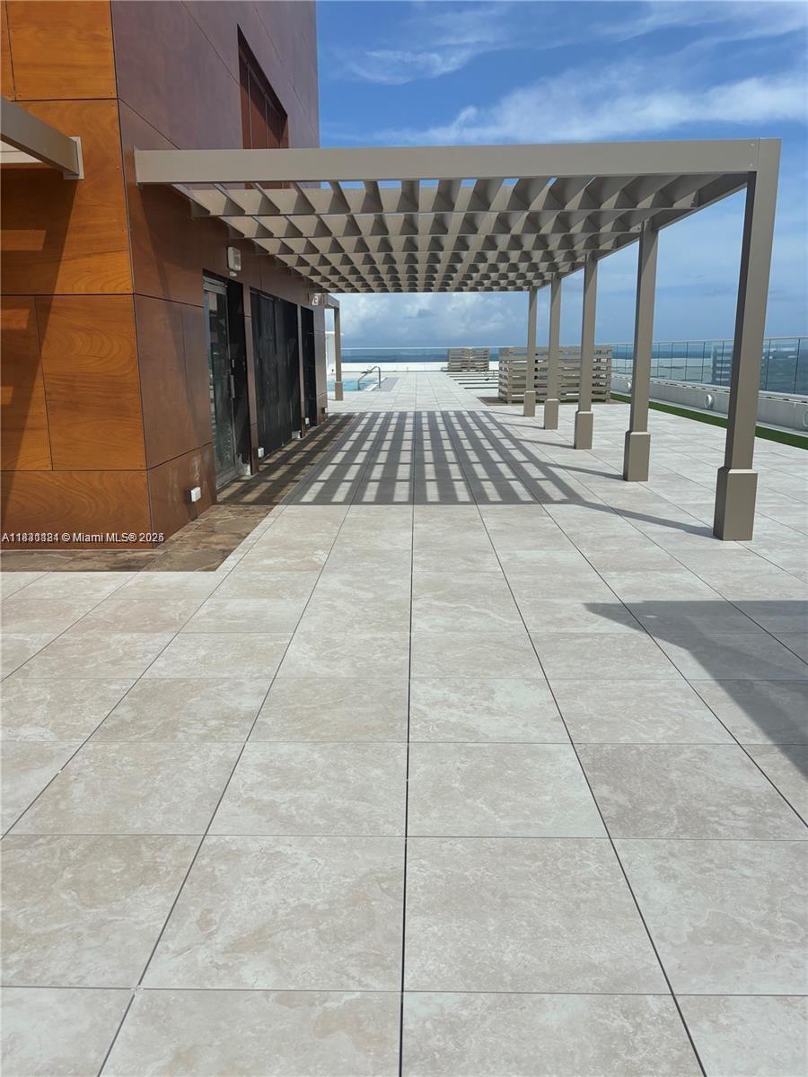 OCEAN CLUB CONDO - Residential Lease