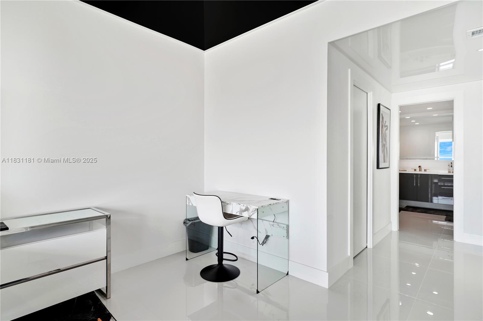 OCEAN CLUB CONDO - Residential Lease