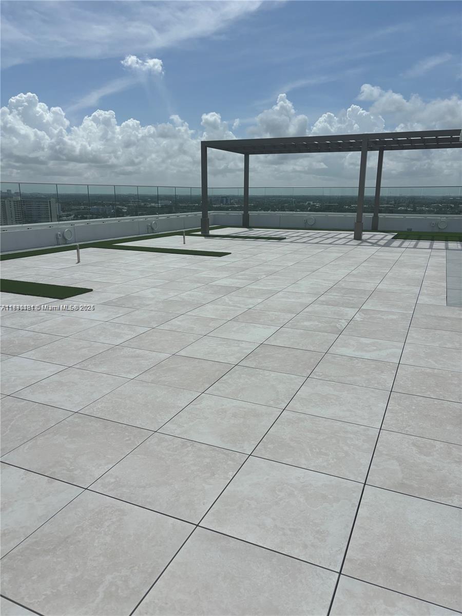 OCEAN CLUB CONDO - Residential Lease